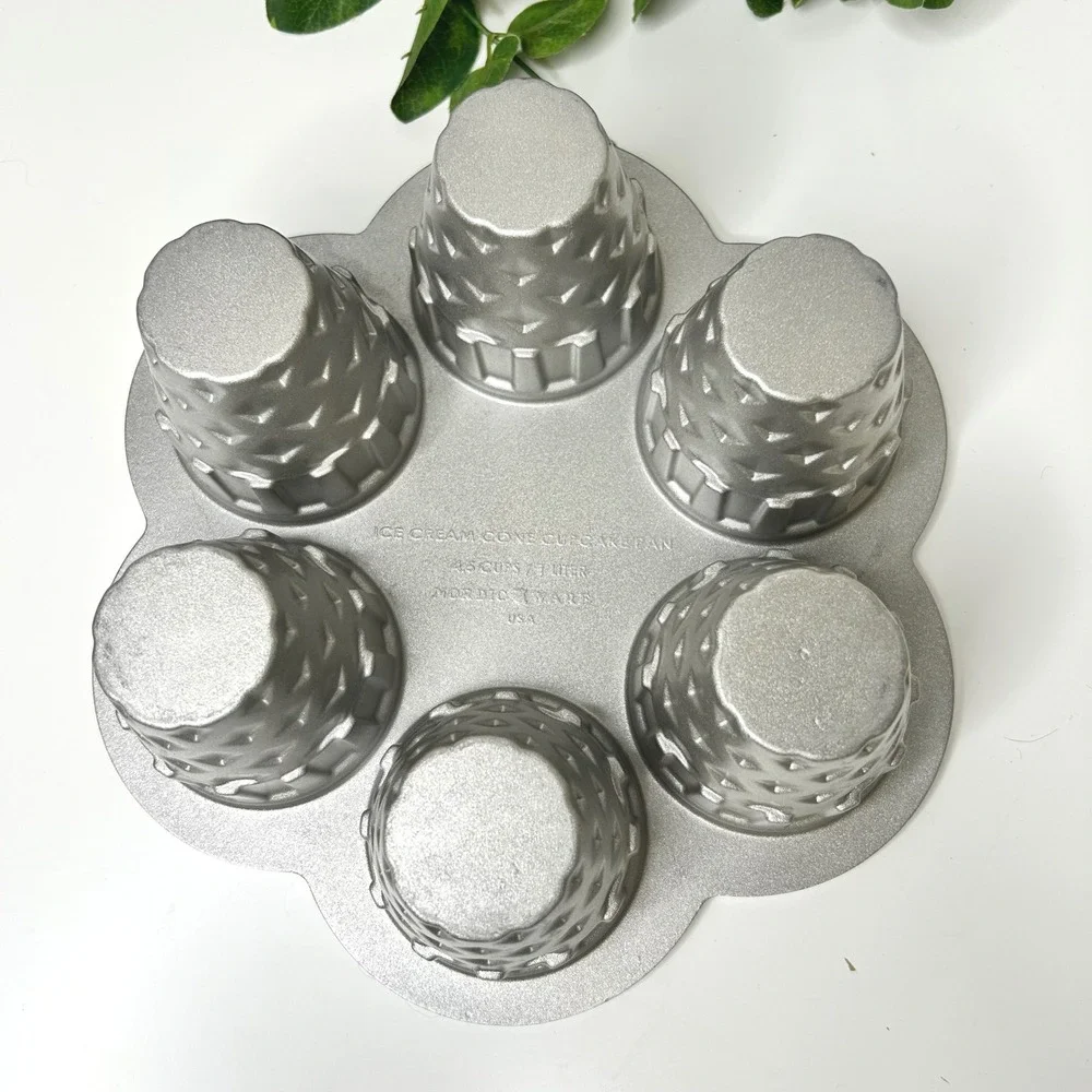 Nordic Ware NEW Ice Cream Cone Cupcake‎ Baking Pan